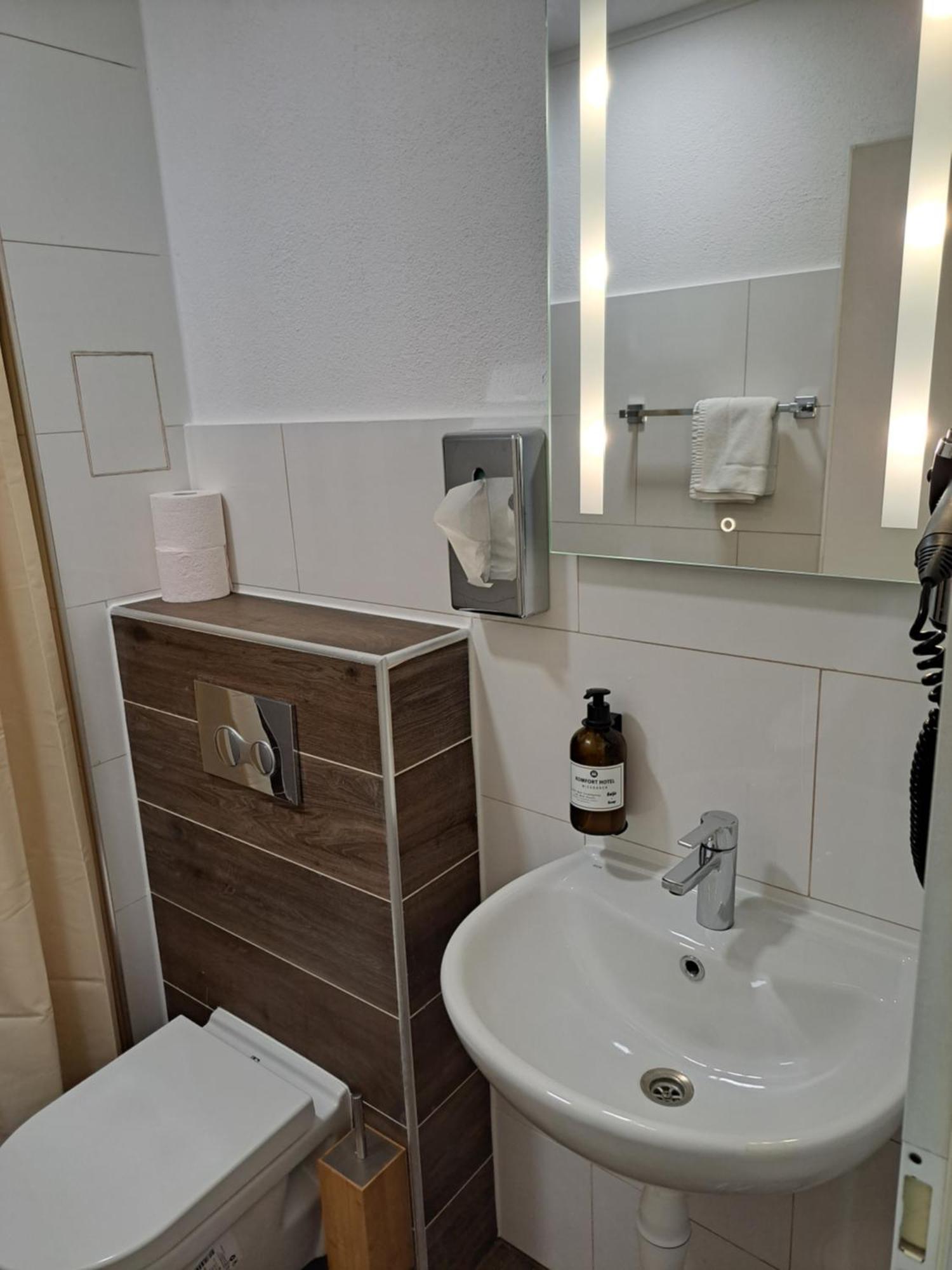 Arthotel Ambassador Wiesbaden - Free Parking Luaran gambar