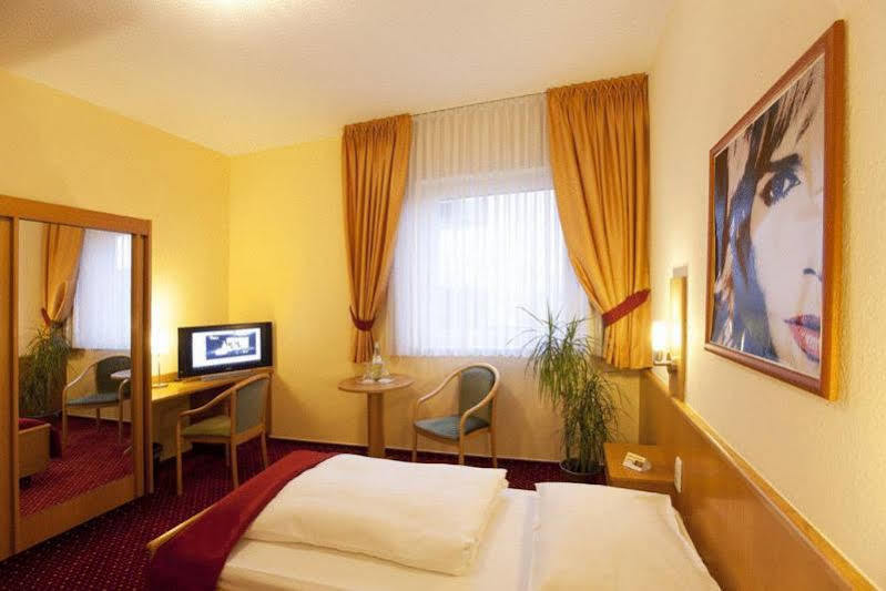 Arthotel Ambassador Wiesbaden - Free Parking Luaran gambar